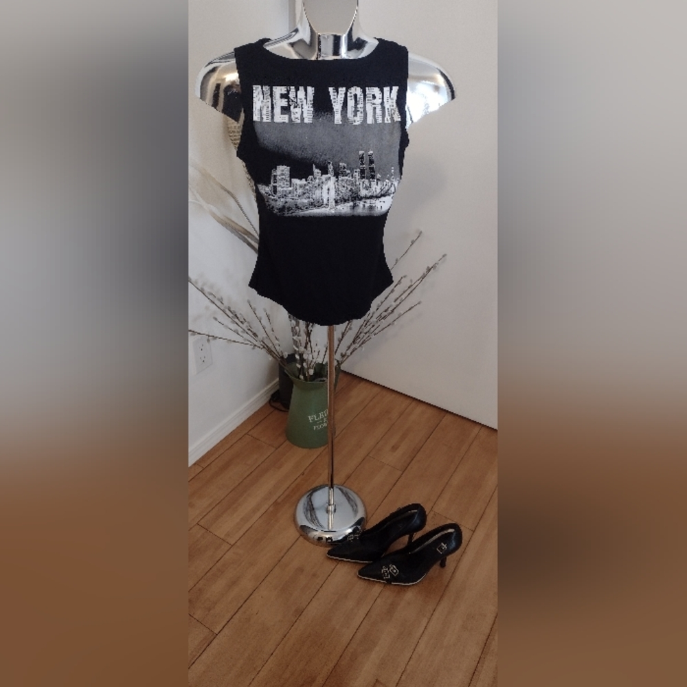 ENT entrancy New York Graphic top